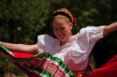 Mexican dancer 5.jpg